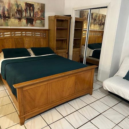 Cozy Queen Bed Studio With 60 Inch Smart Tv, Netflix, Airplay, Mini-Fridge, And 500 Mbps Wifi Near Fiu, Dolphin Mall, Airport Miami Exterior foto