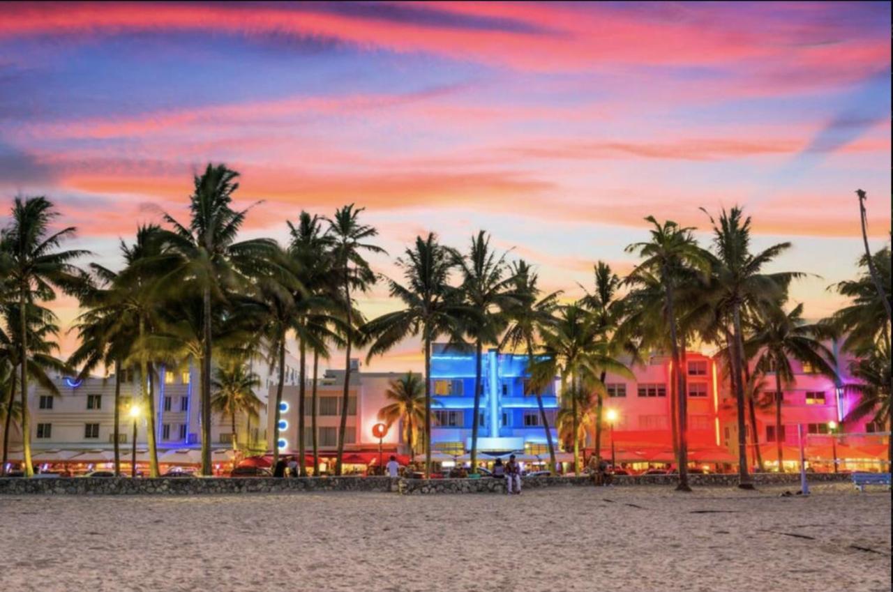 Cozy Queen Bed Studio With 60 Inch Smart Tv, Netflix, Airplay, Mini-Fridge, And 500 Mbps Wifi Near Fiu, Dolphin Mall, Airport Miami Exterior foto